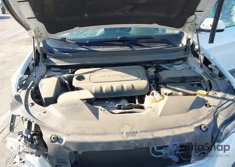 2019 Jeep Cherokee Latitude Plus Fwd z USA, uszkodzony, nr VIN 1C4PJLLB9KD264081